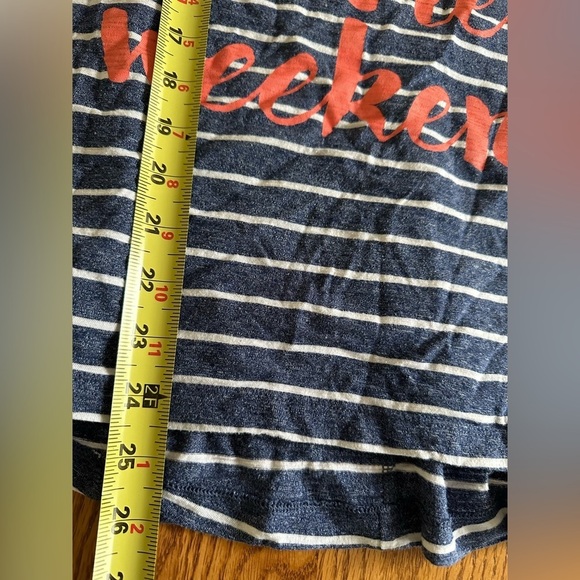 🎈🎈🎈St John’s  Bay Less Monday More Weekend T-Shirt Size Large - Picture 8 of 11